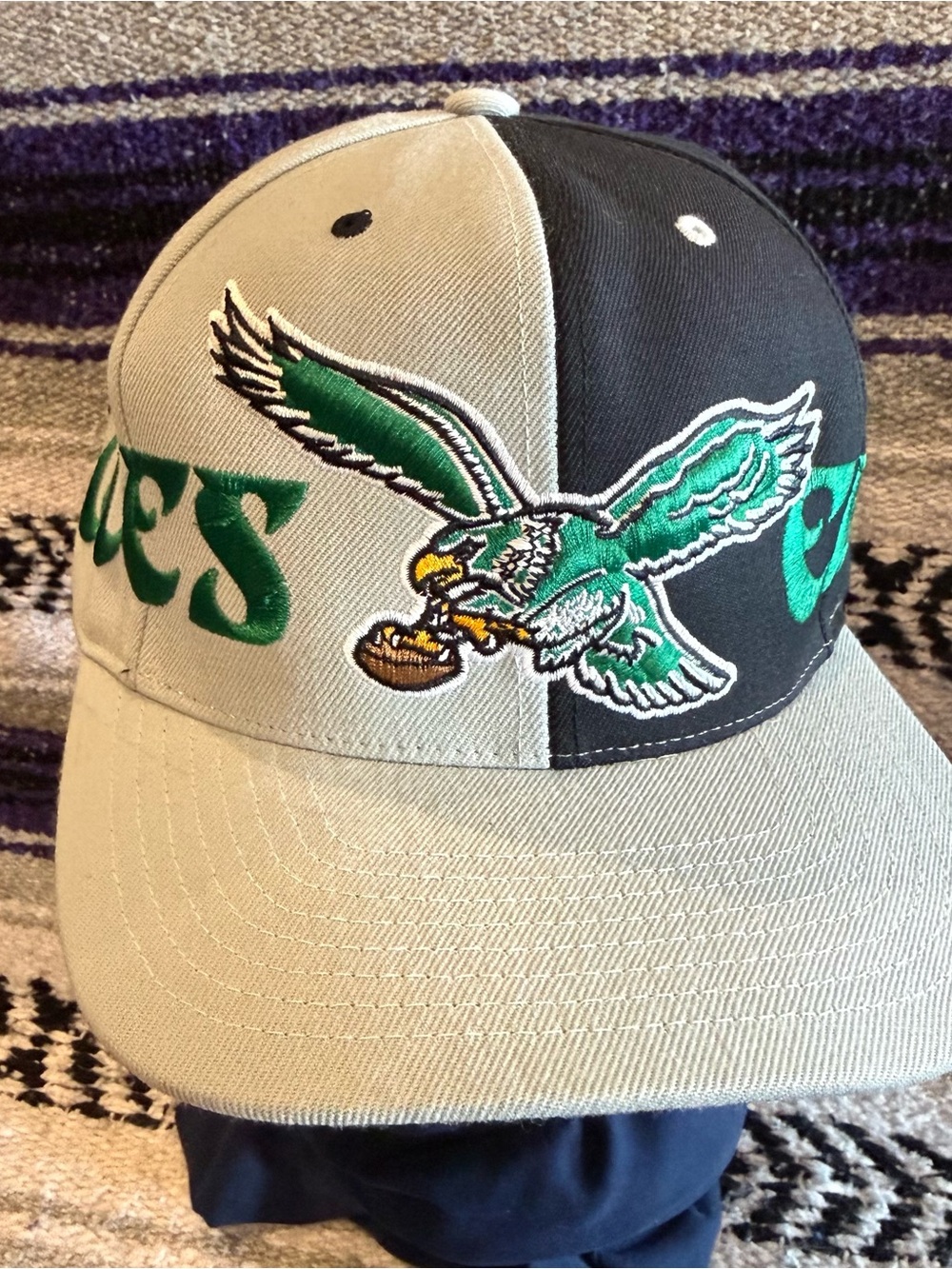 Mitchell & Ness Philadelphia Eagles Two-Tone Green Black Snapback Hat